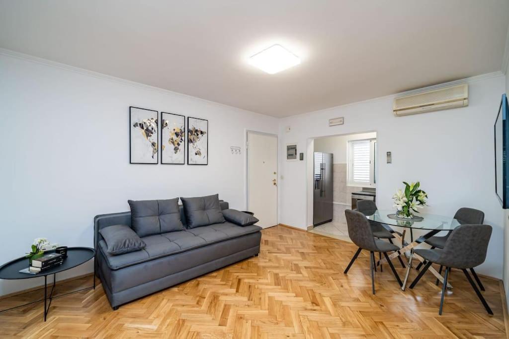 Apartman Knego With Parking ドゥブロブニク エクステリア 写真