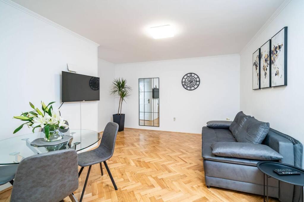 Apartman Knego With Parking ドゥブロブニク エクステリア 写真