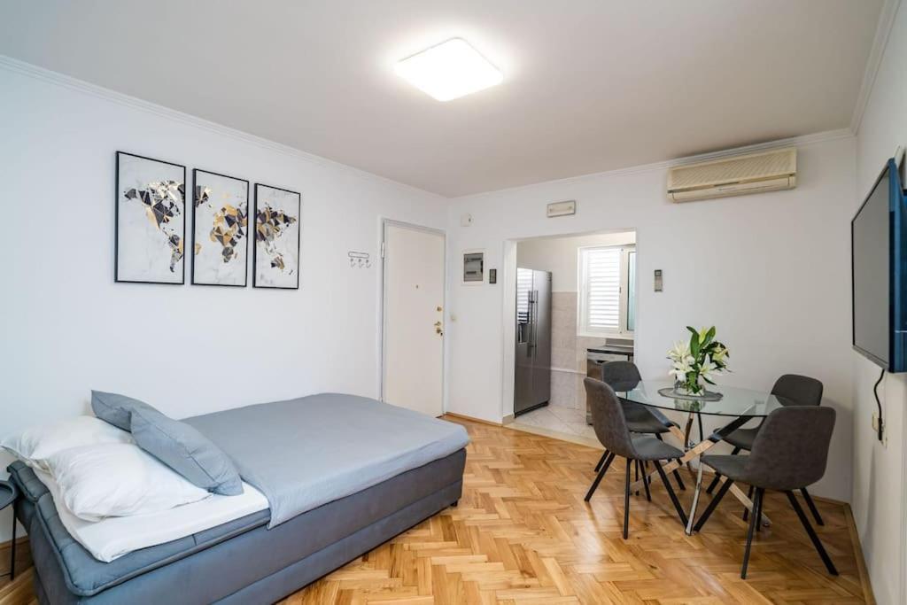 Apartman Knego With Parking ドゥブロブニク エクステリア 写真