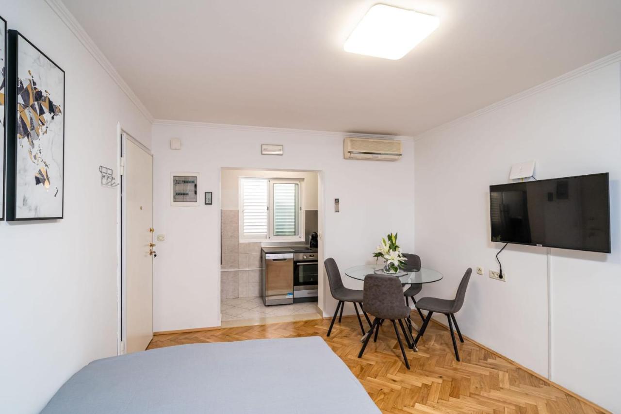 Apartman Knego With Parking ドゥブロブニク エクステリア 写真