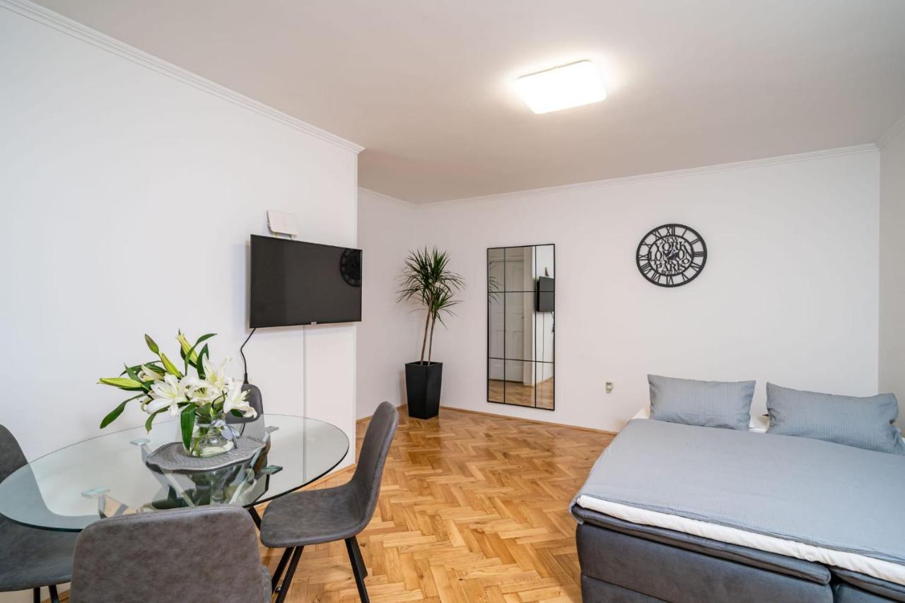 Apartman Knego With Parking ドゥブロブニク エクステリア 写真